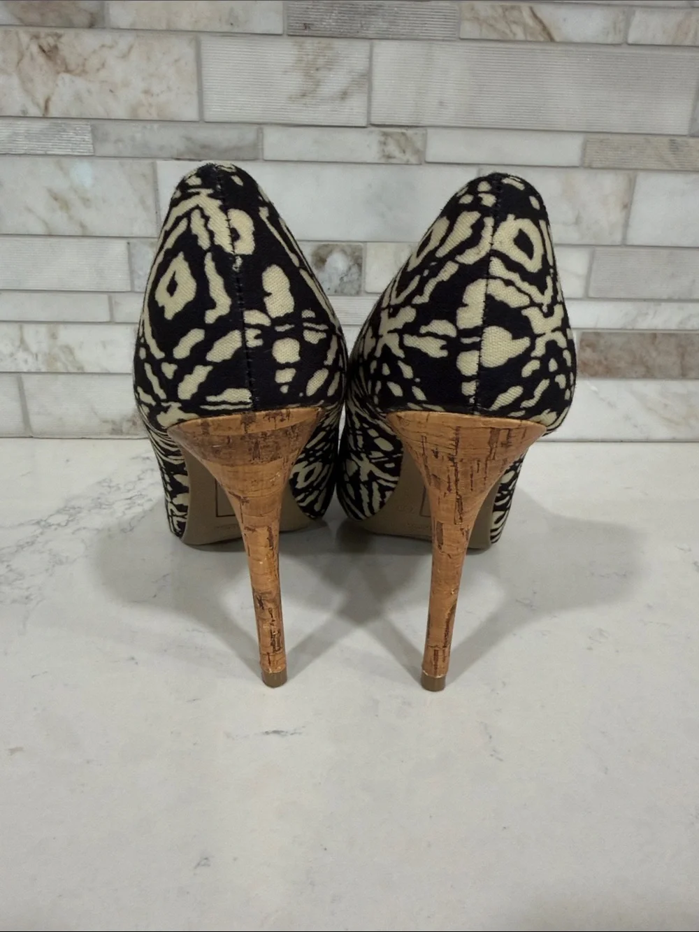 Christian Siriano Black and Cream Patterned Peep-Toe Stiletto High Pumps Sz 7.5